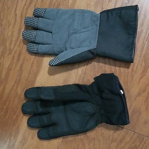 Refrigiwear Mix matched sz large xl gloves - Picture 2 of 2